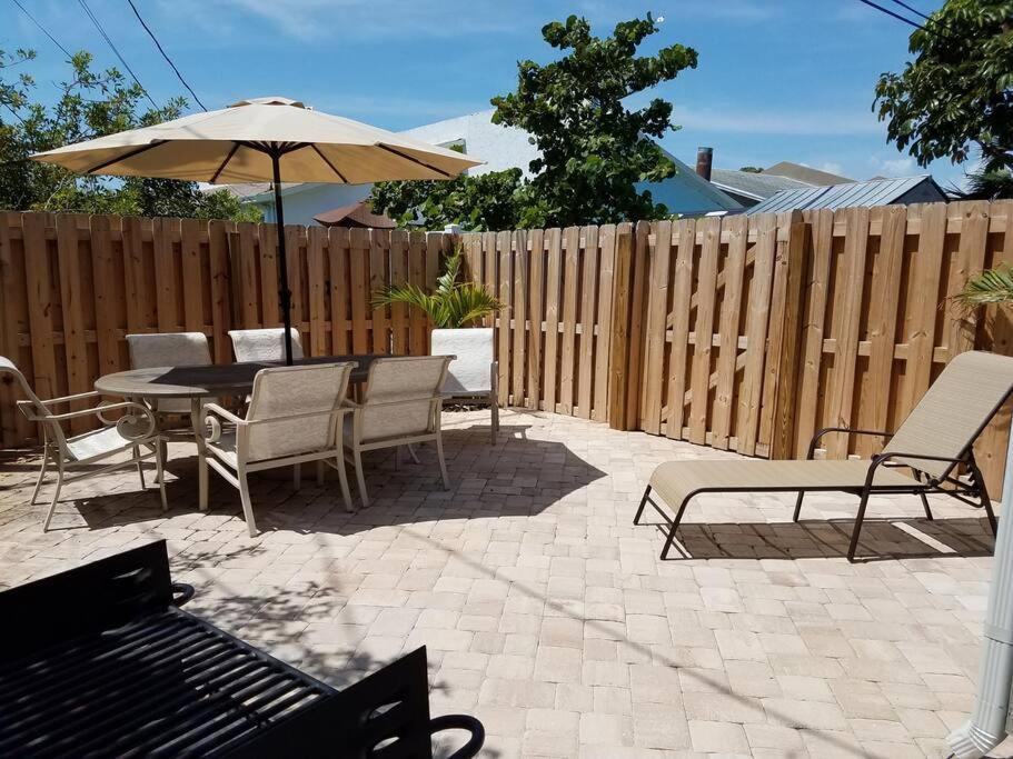 Hawaiian Cottage - Heated Pool Walk To The Beach Cocoa Beach Esterno foto